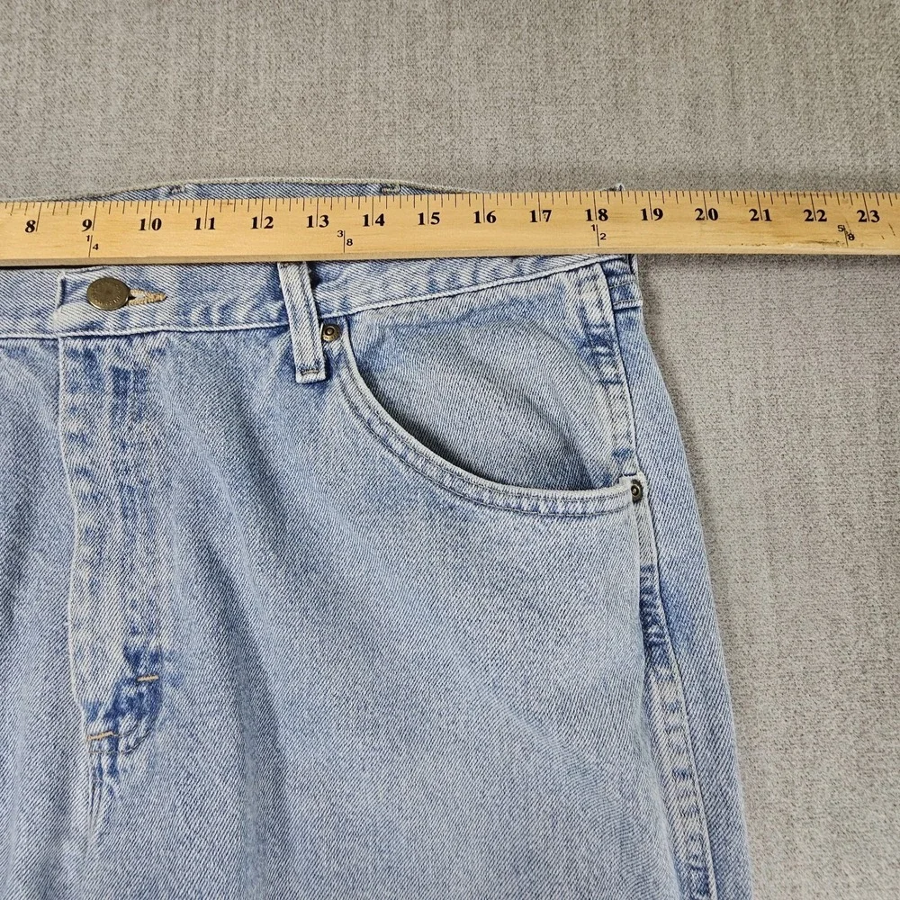 VTG Wrangler Men's Light Blue‎ Denim Sz 38x30